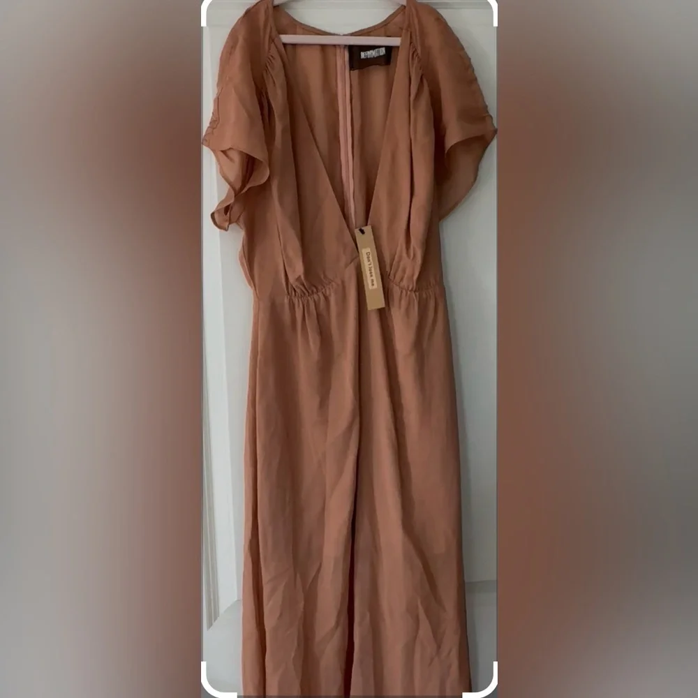 Reformation Thalia Dress in Tan. Women’s Size 6. Like new. Midi Dress.